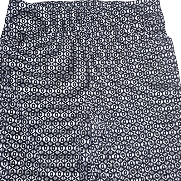 Chicos Perfect Stretch Batik Print Trousers Pants in 1.5 (M) - Picture 2 of 7